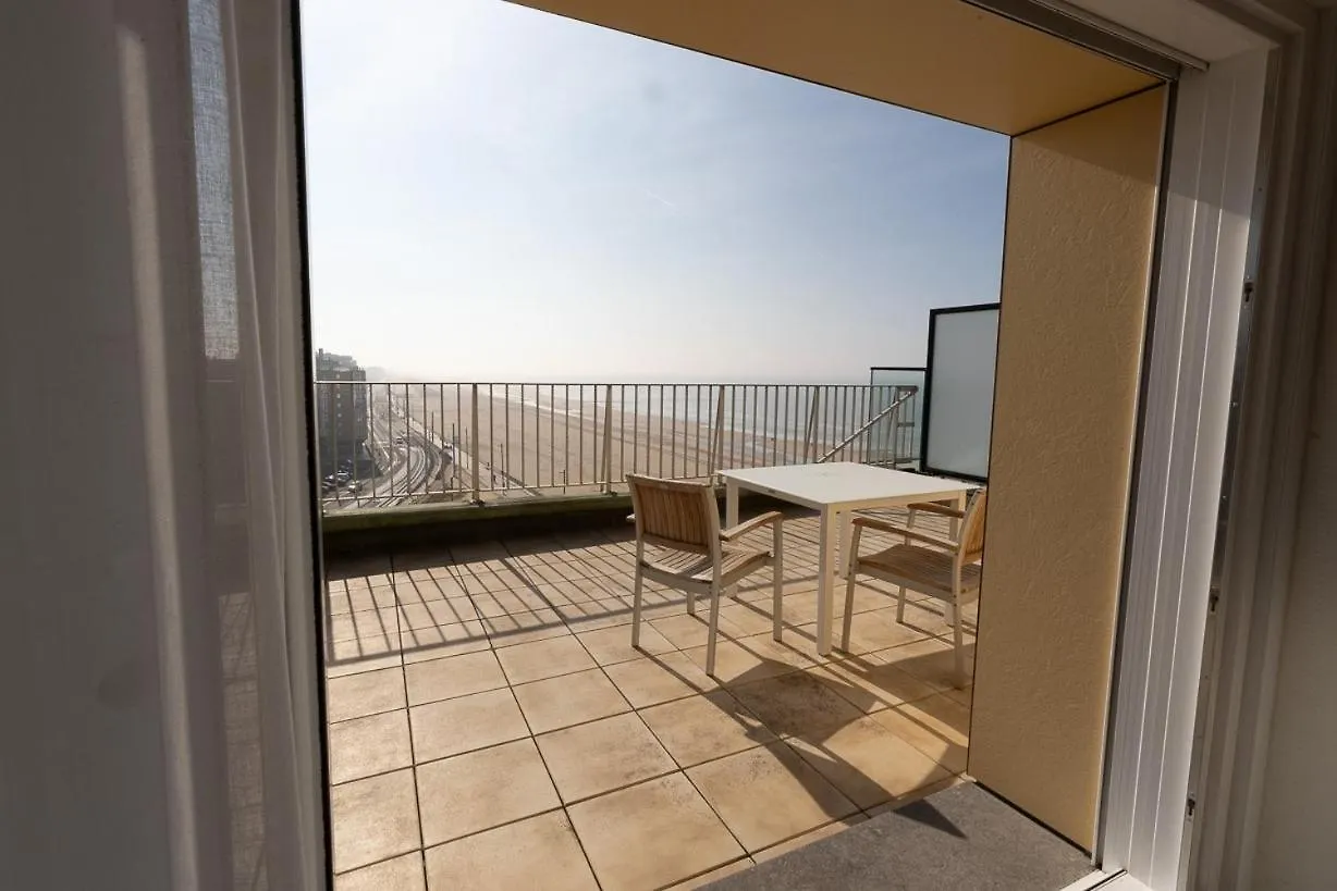 Studio With A Unique Terrace And Amazing Panoramic View Of The Sea T45 Oostende Belçika